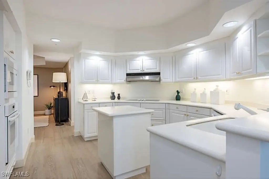 8990 Bay Colony Drive Naples FL 34108