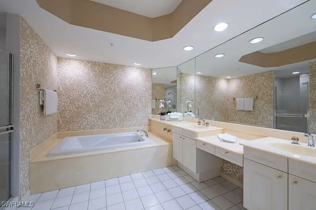 8990 Bay Colony Drive Naples FL 34108