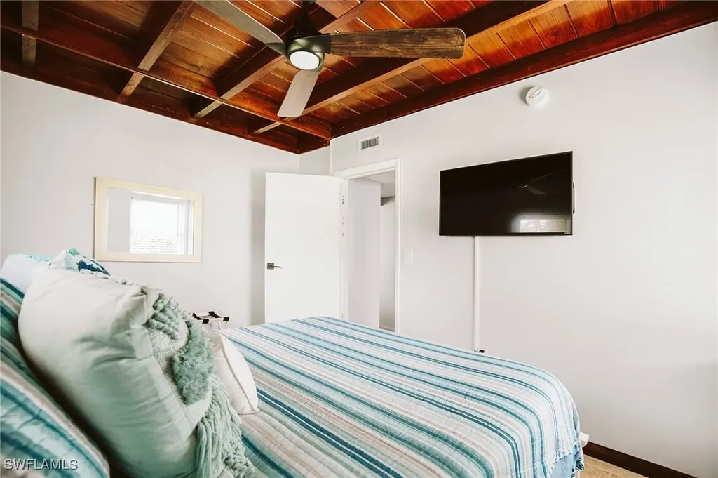 10037 Kentucky Street Bonita Springs FL 34135