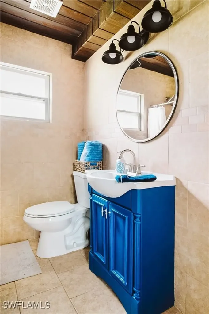 10037 Kentucky Street Bonita Springs FL 34135