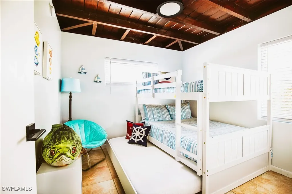 10037 Kentucky Street Bonita Springs FL 34135