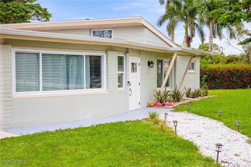 10037 Kentucky Street Bonita Springs FL 34135