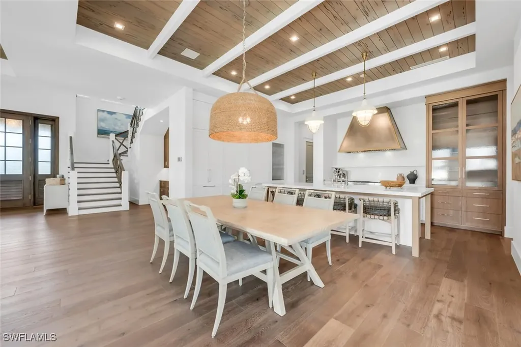 1835 Gulf Shore Boulevard S Naples FL 34102