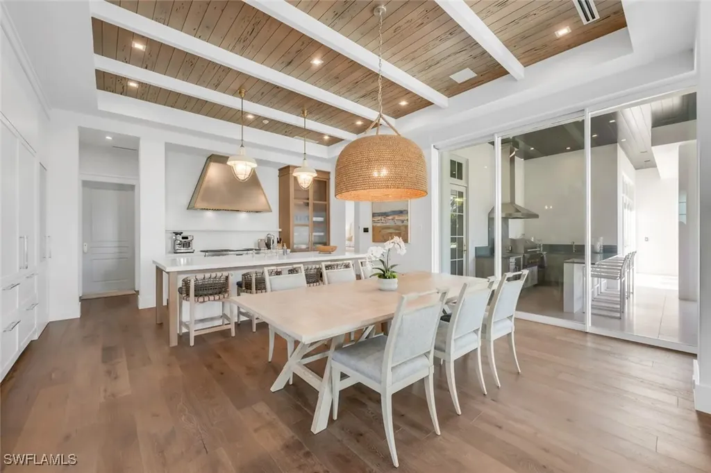 1835 Gulf Shore Boulevard S Naples FL 34102