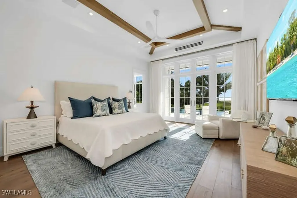 1835 Gulf Shore Boulevard S Naples FL 34102