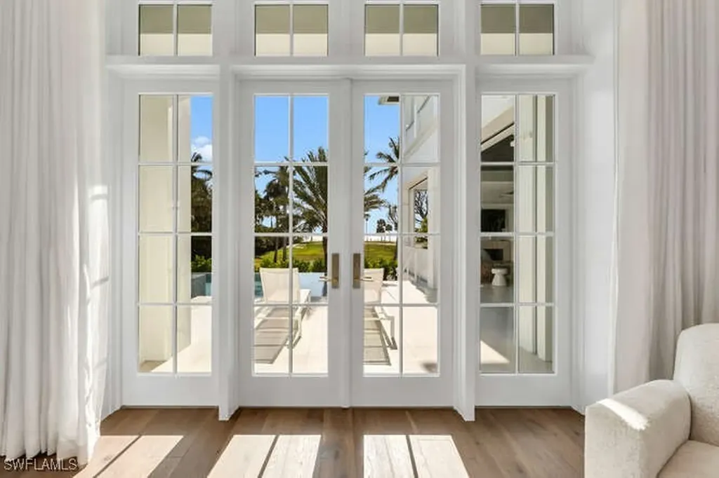 1835 Gulf Shore Boulevard S Naples FL 34102