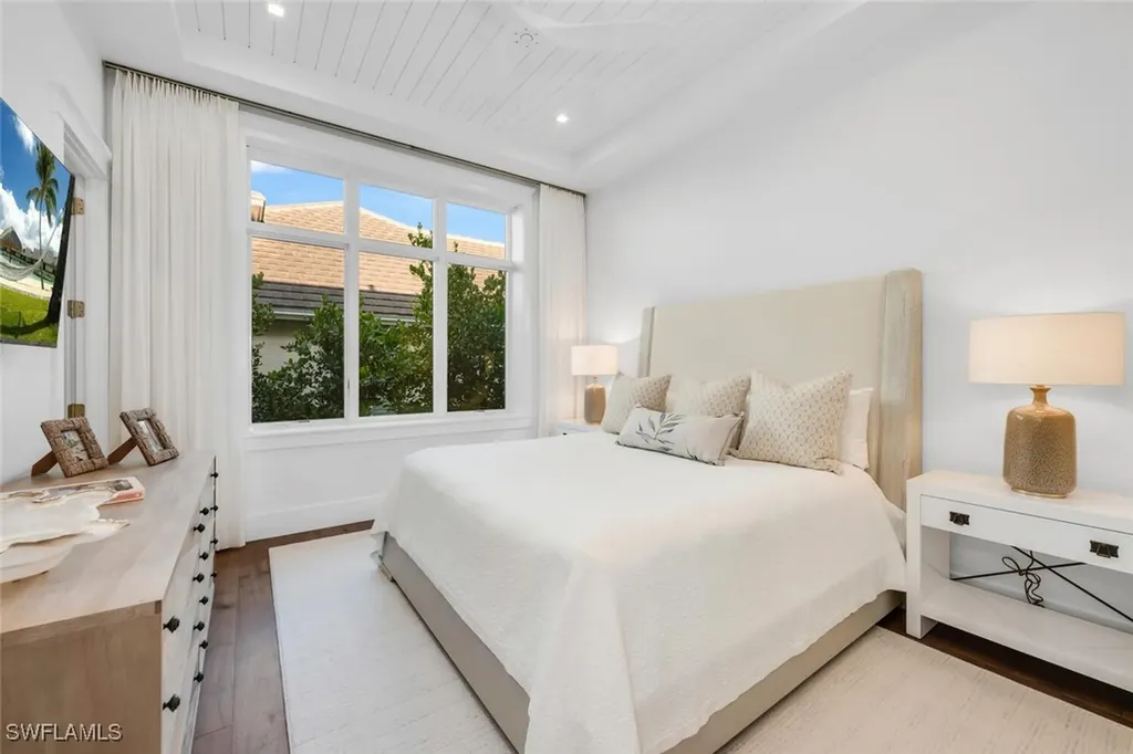 1835 Gulf Shore Boulevard S Naples FL 34102