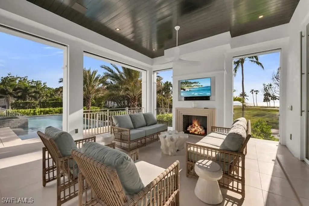 1835 Gulf Shore Boulevard S Naples FL 34102