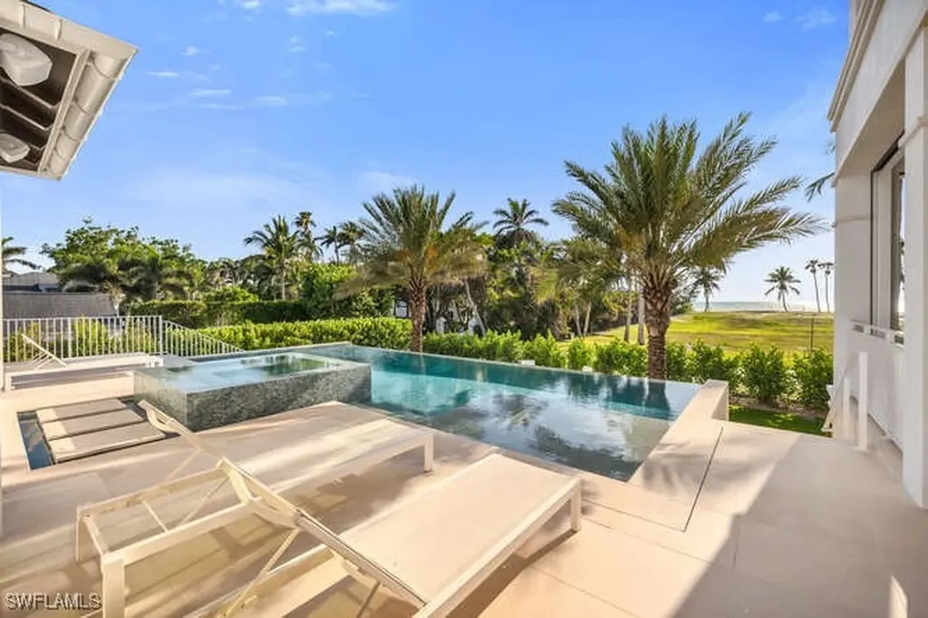 1835 Gulf Shore Boulevard S Naples FL 34102