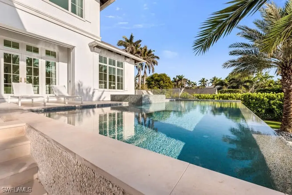 1835 Gulf Shore Boulevard S Naples FL 34102