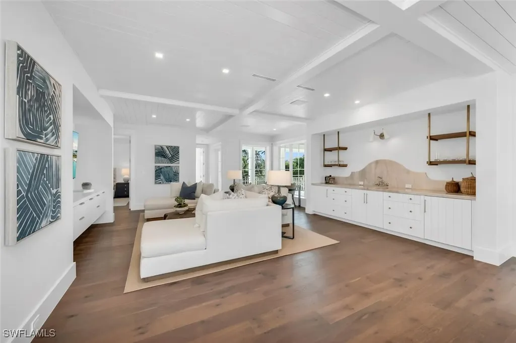 1835 Gulf Shore Boulevard S Naples FL 34102