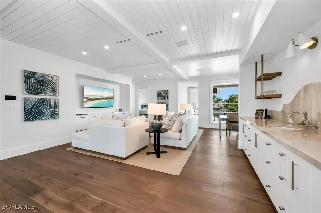 1835 Gulf Shore Boulevard S Naples FL 34102