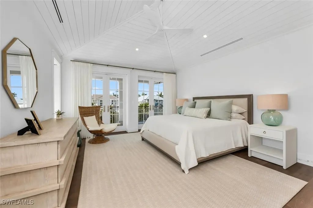 1835 Gulf Shore Boulevard S Naples FL 34102