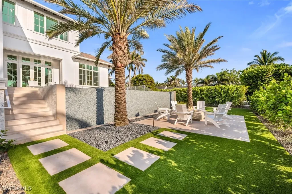 1835 Gulf Shore Boulevard S Naples FL 34102