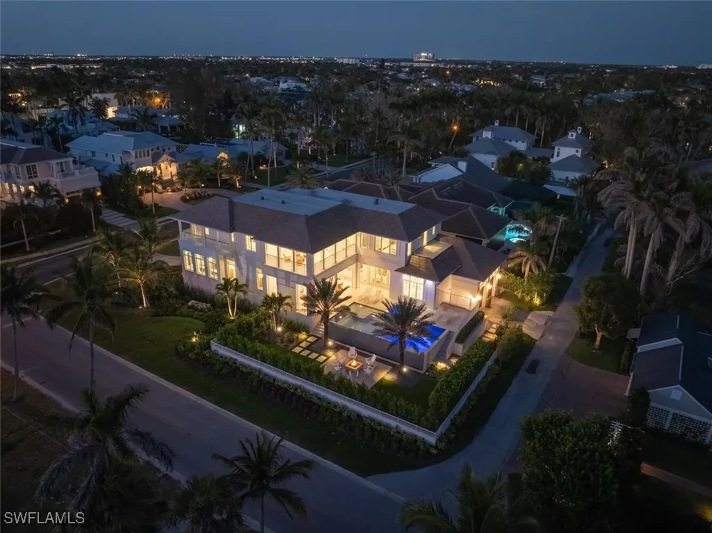 1835 Gulf Shore Boulevard S Naples FL 34102