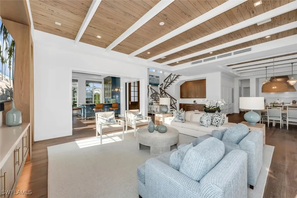 1835 Gulf Shore Boulevard S Naples FL 34102