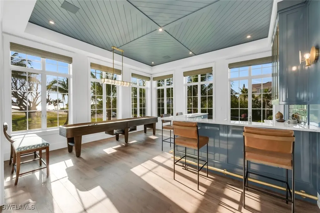 1835 Gulf Shore Boulevard S Naples FL 34102