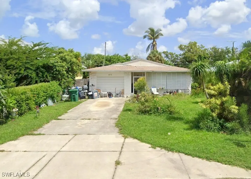 677 91st Avenue N Naples FL 34108