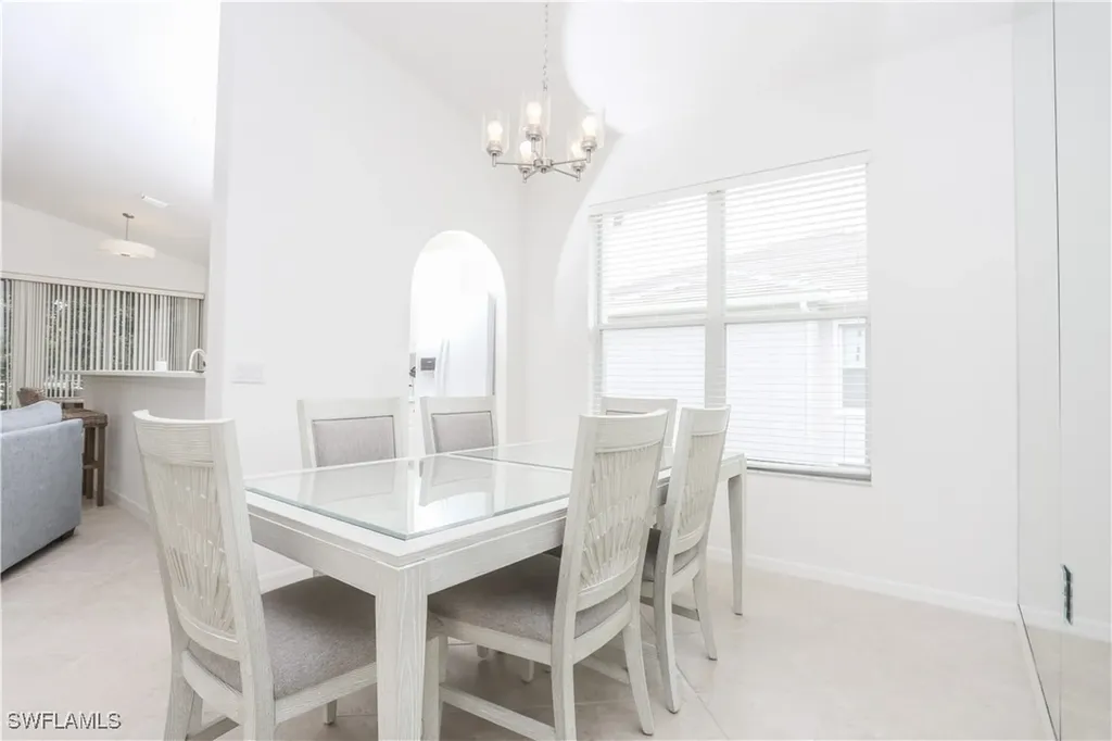 1937 Crestview Way Naples FL 34119