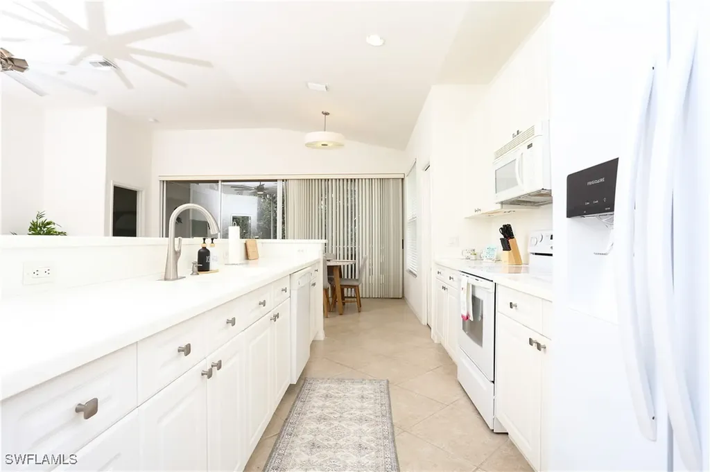 1937 Crestview Way Naples FL 34119