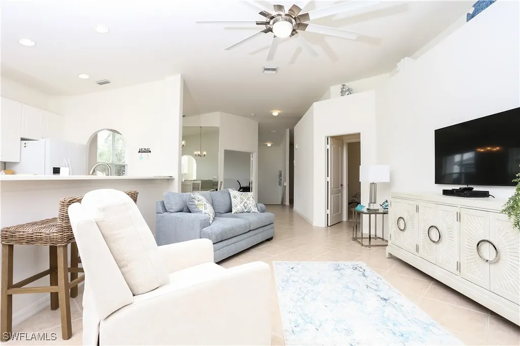 1937 Crestview Way Naples FL 34119
