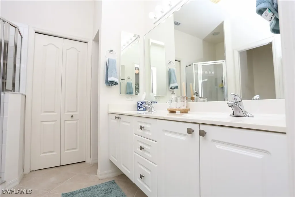 1937 Crestview Way Naples FL 34119