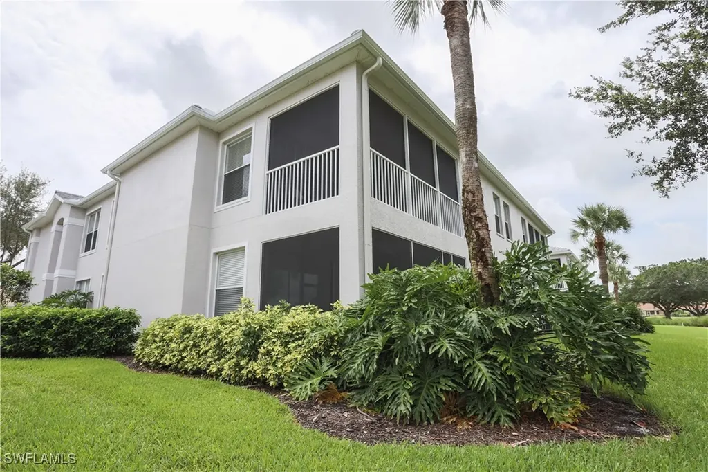 1937 Crestview Way Naples FL 34119