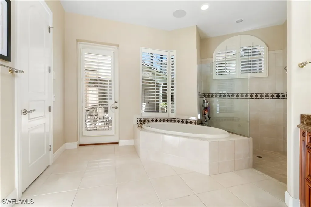 245 Charleston Court Naples FL 34110
