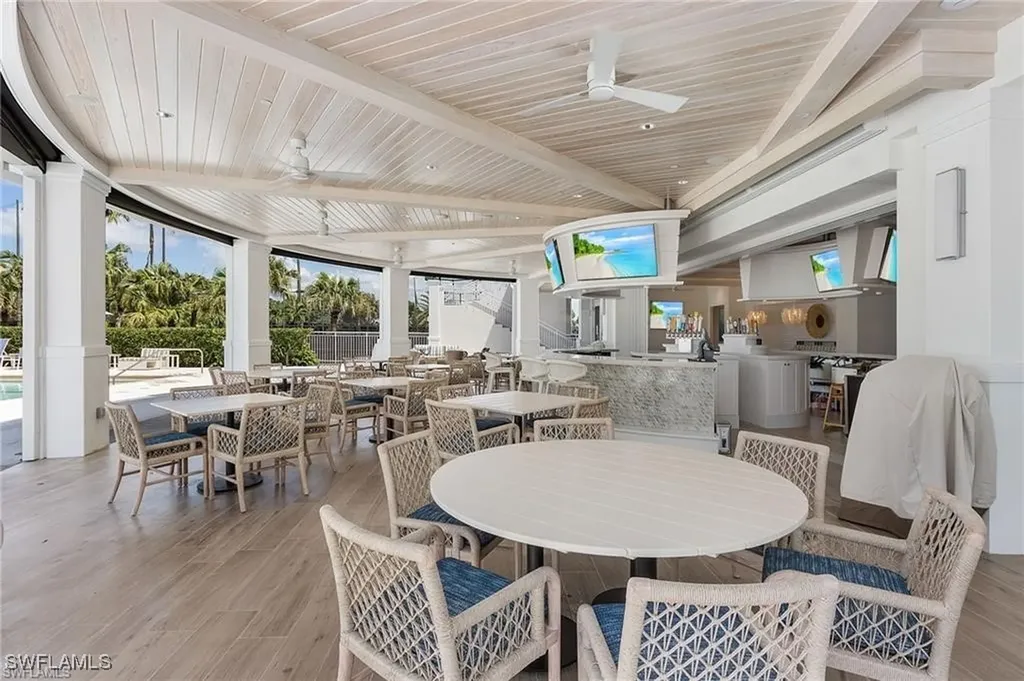 245 Charleston Court Naples FL 34110