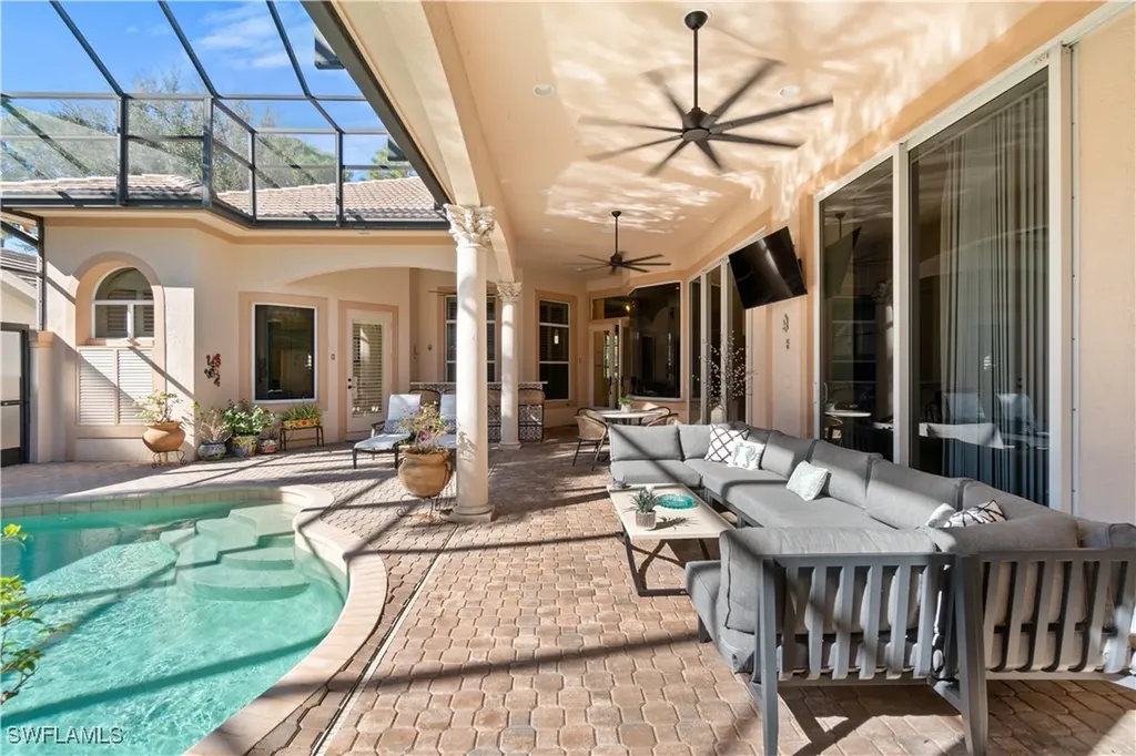 245 Charleston Court Naples FL 34110