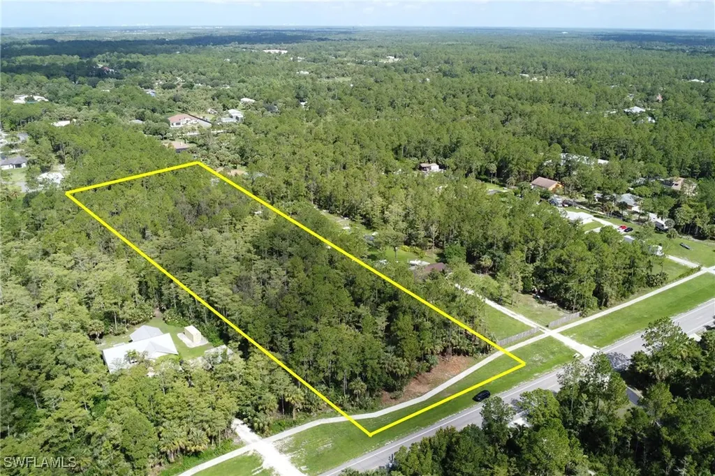 8TH Street NE Naples FL 34120
