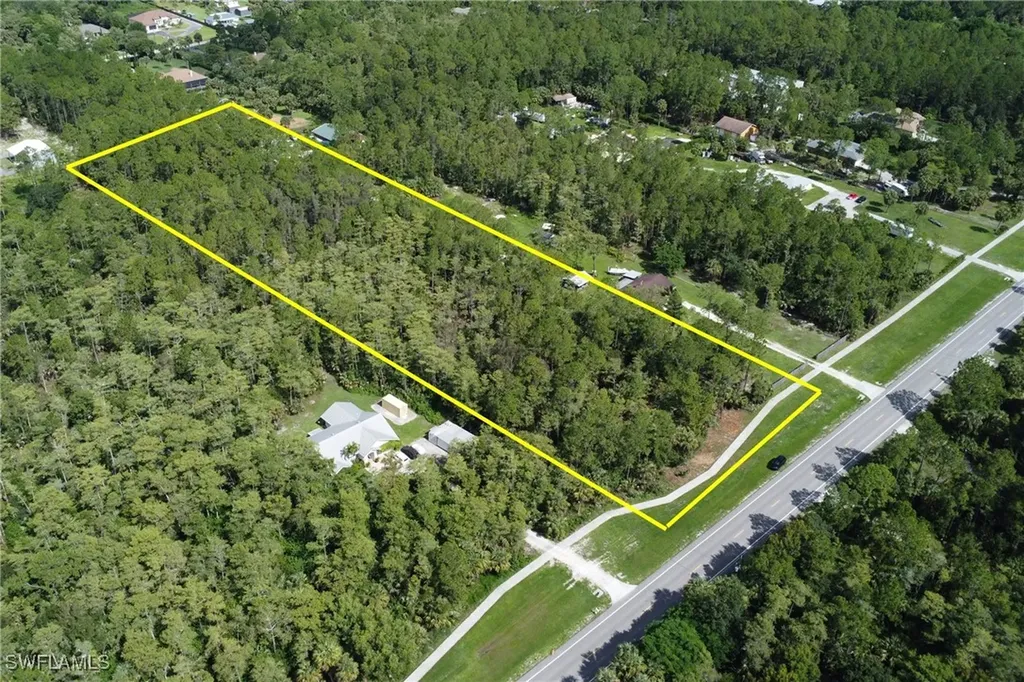 8TH Street NE Naples FL 34120
