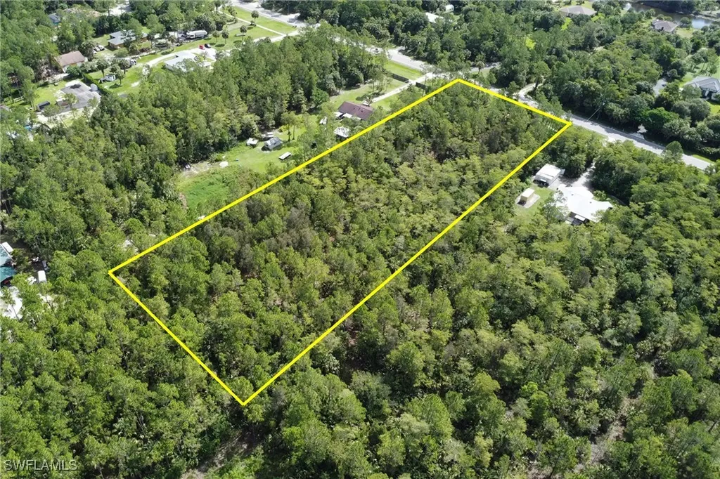 8TH Street NE Naples FL 34120