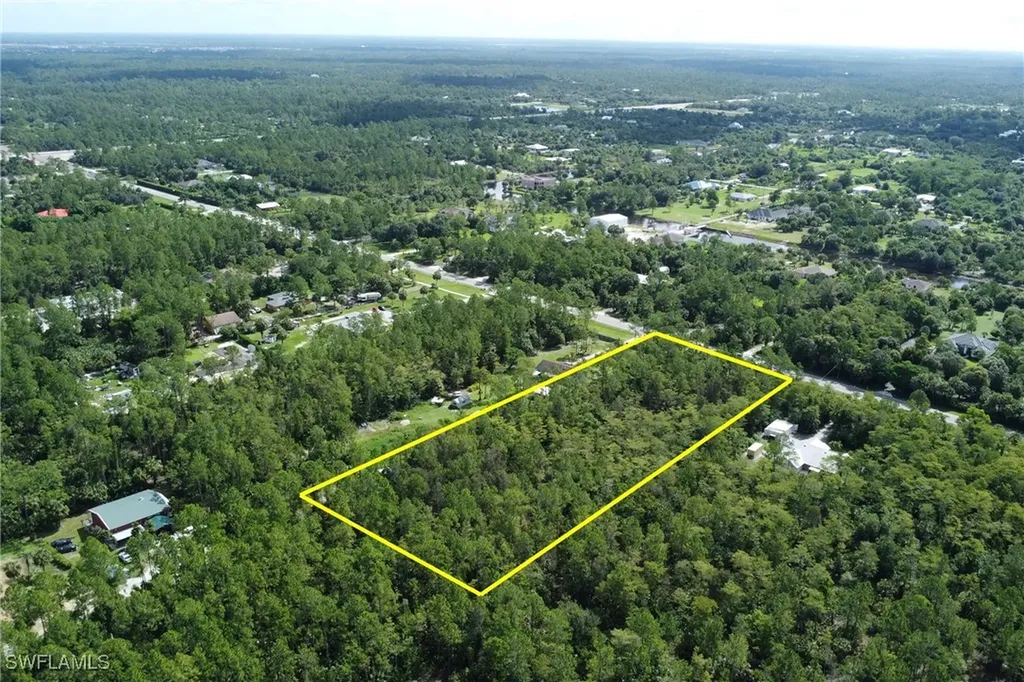 8TH Street NE Naples FL 34120