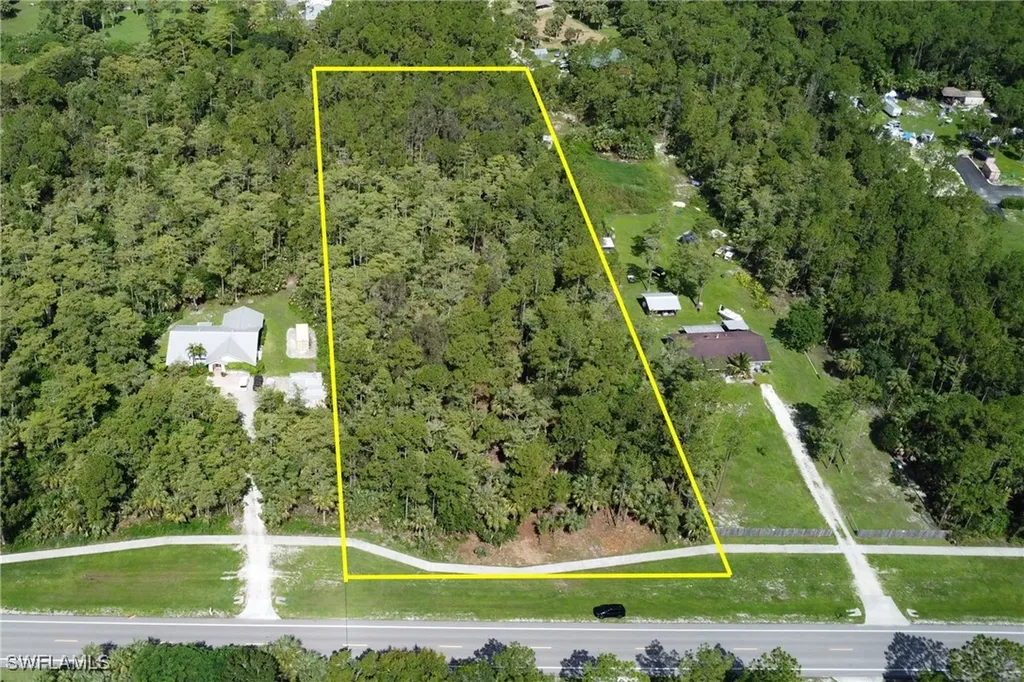 8TH Street NE Naples FL 34120