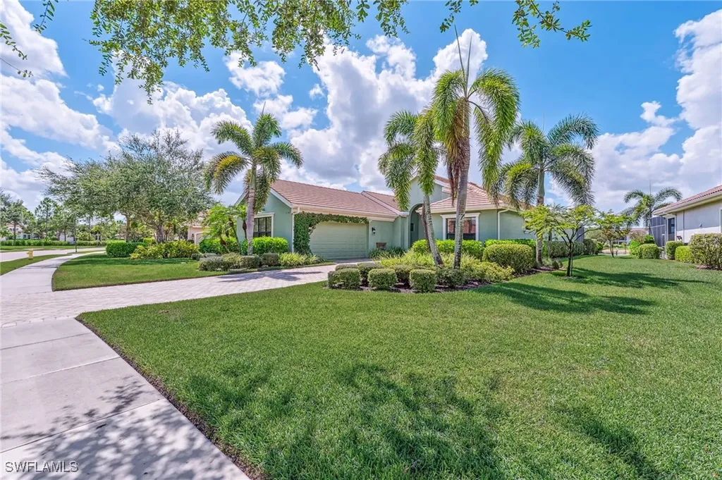 12348 Wisteria Drive Naples FL 34120