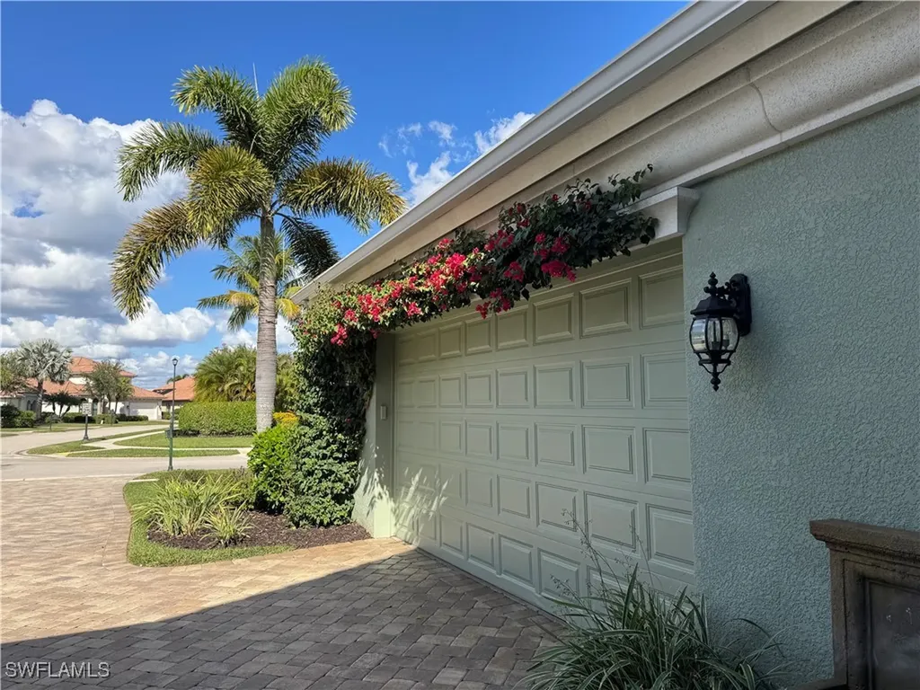 12348 Wisteria Drive Naples FL 34120