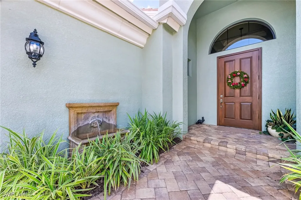 12348 Wisteria Drive Naples FL 34120