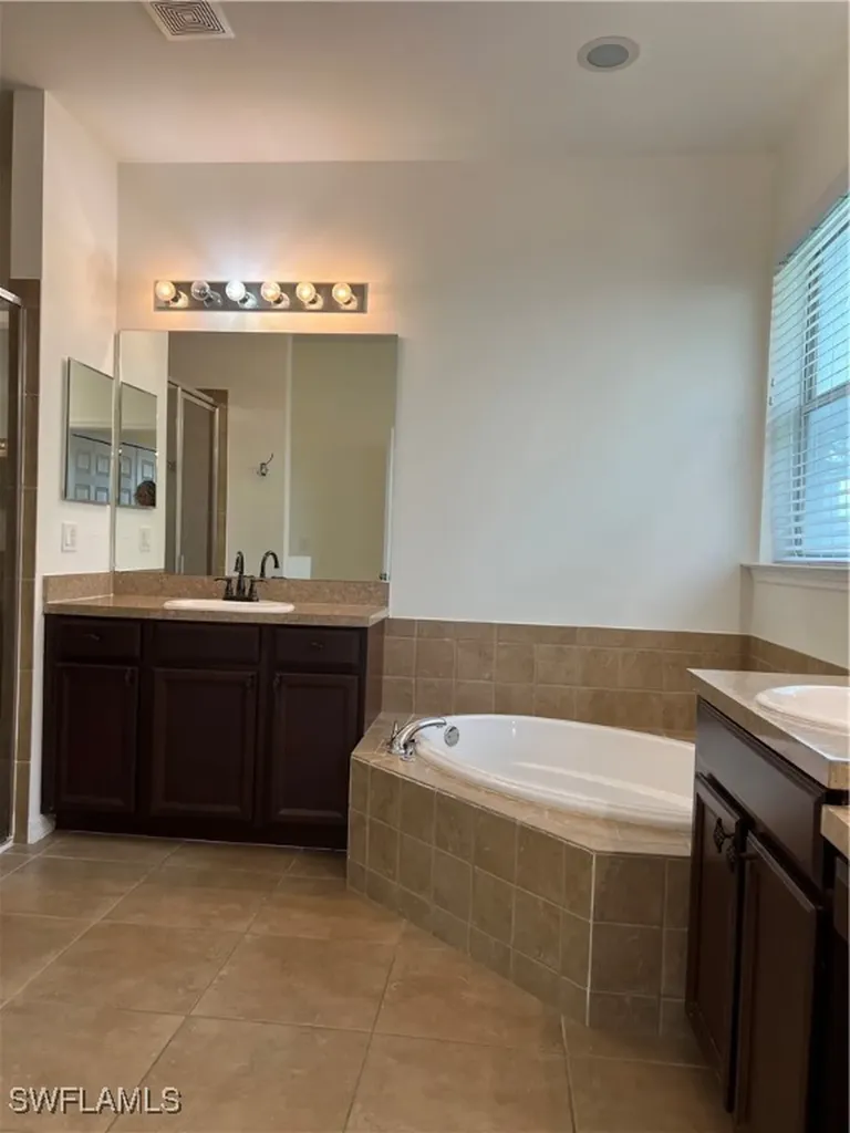 1560 Birdie Drive Naples FL 34120