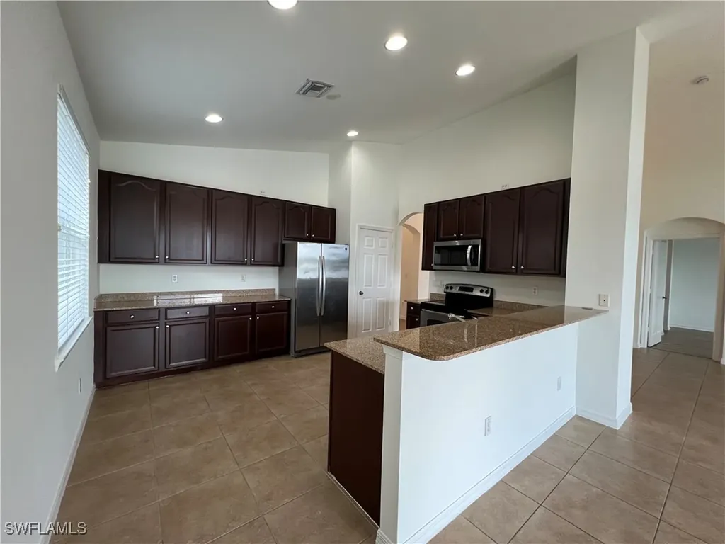 1560 Birdie Drive Naples FL 34120