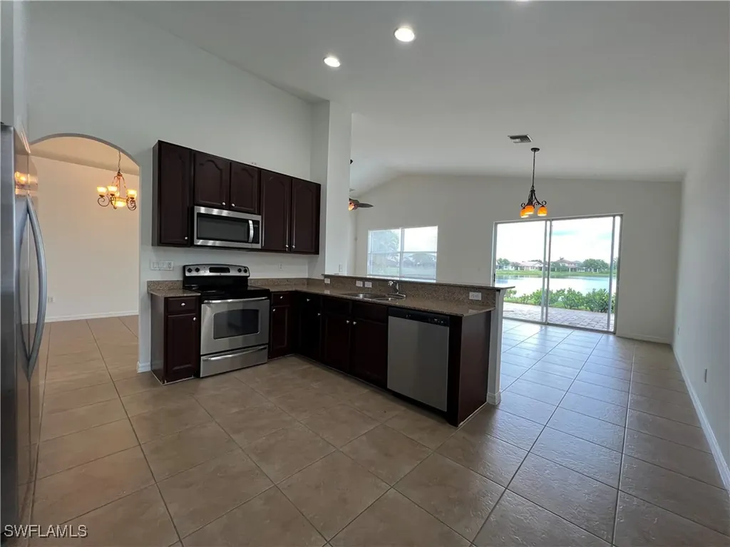 1560 Birdie Drive Naples FL 34120