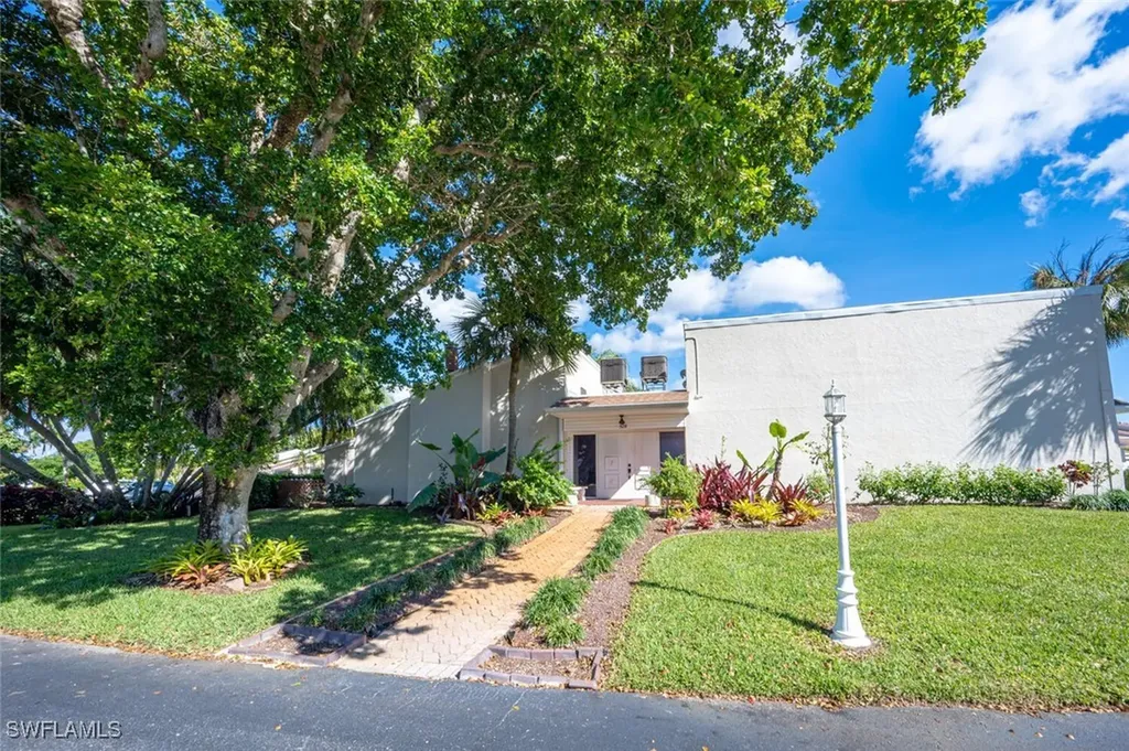 526 Bristle Cone Lane Naples FL 34113