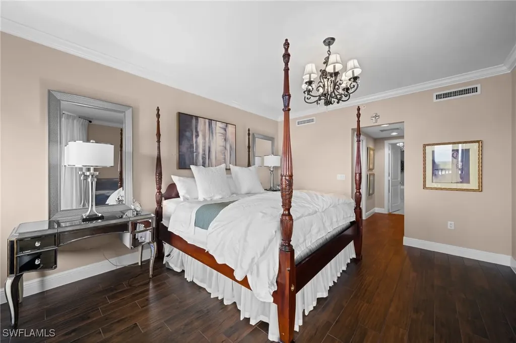 1050 Borghese Lane Naples FL 34114