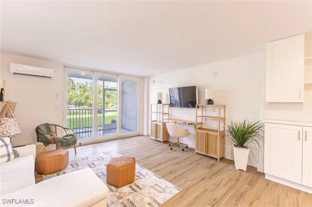 5 Bluebill Avenue Naples FL 34108