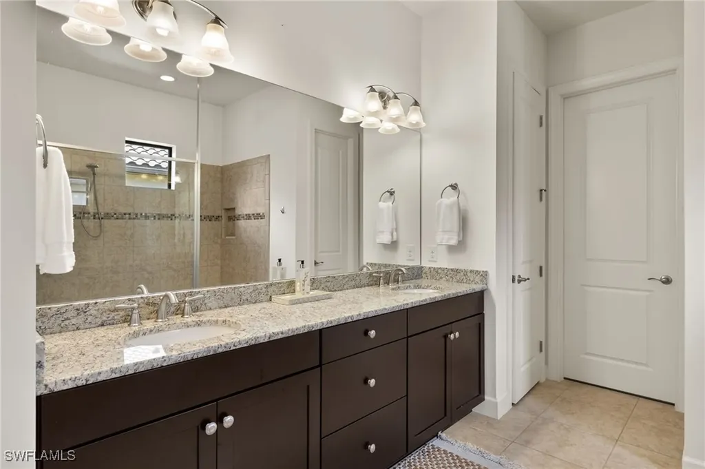 8502 Palacio Terrace N Naples FL 34114
