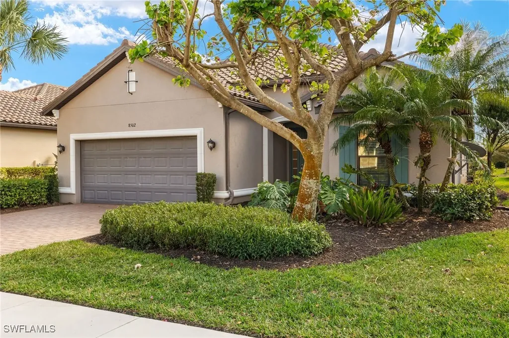 8502 Palacio Terrace N Naples FL 34114
