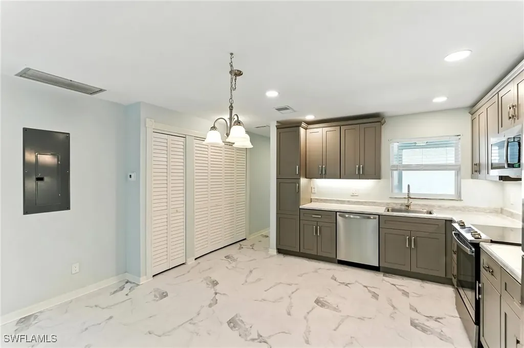 13426 Heald Lane Fort Myers FL 33908