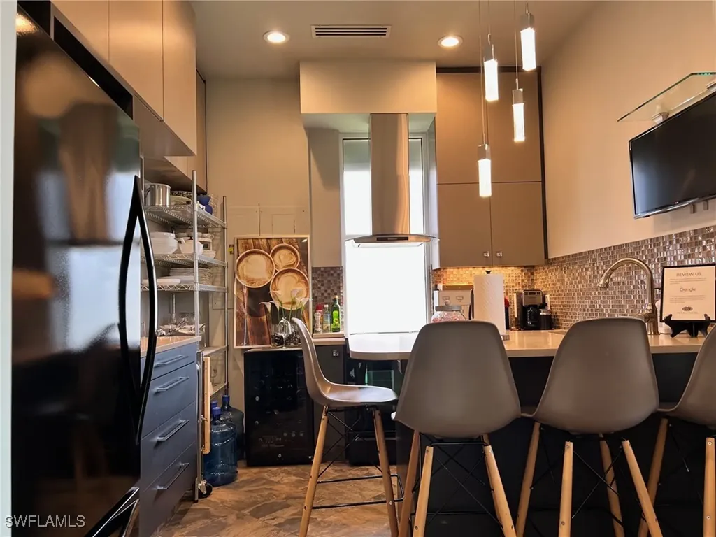 5660 Strand Court Naples FL 34110