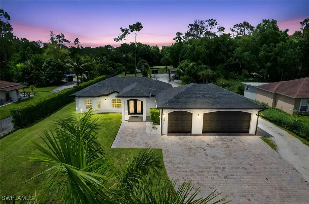 3811 2nd Avenue SE Naples FL 34117