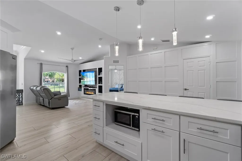 3811 2nd Avenue SE Naples FL 34117
